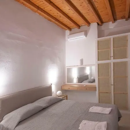 M Little Venice Daire Mykonos Town